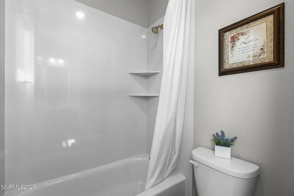 937 Los Alamitos Minden NV 89423