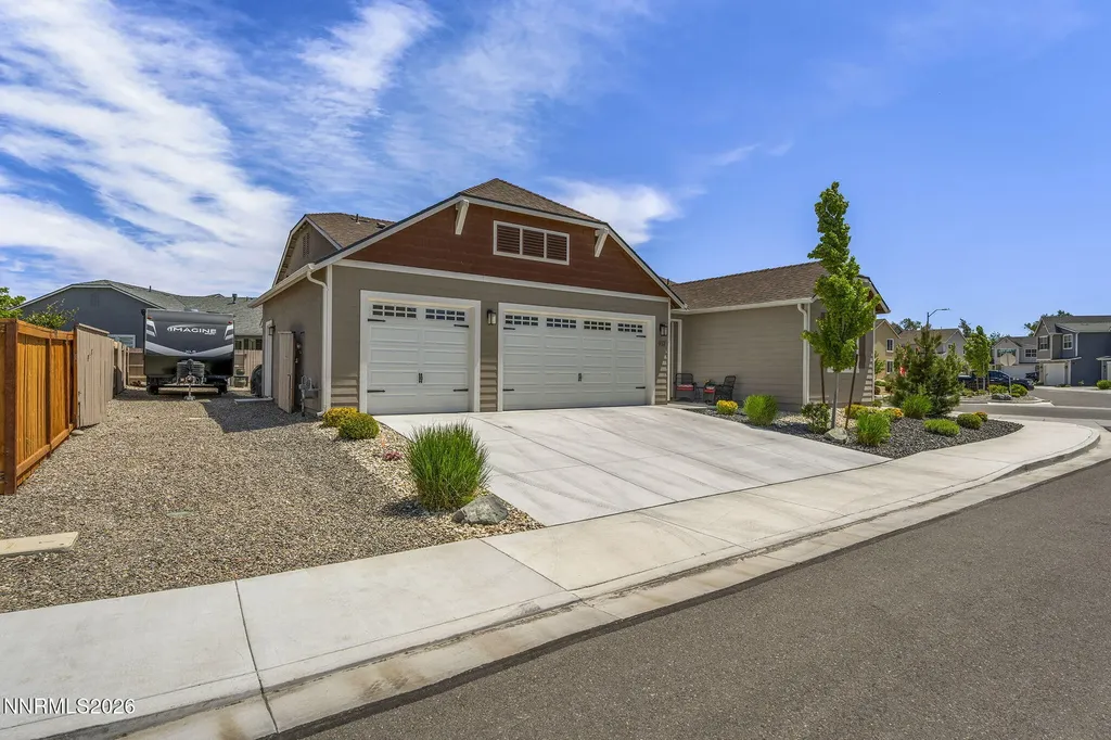 937 Los Alamitos Minden NV 89423