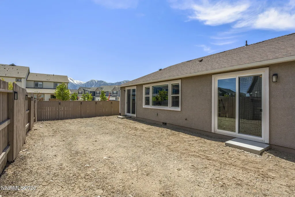 937 Los Alamitos Minden NV 89423