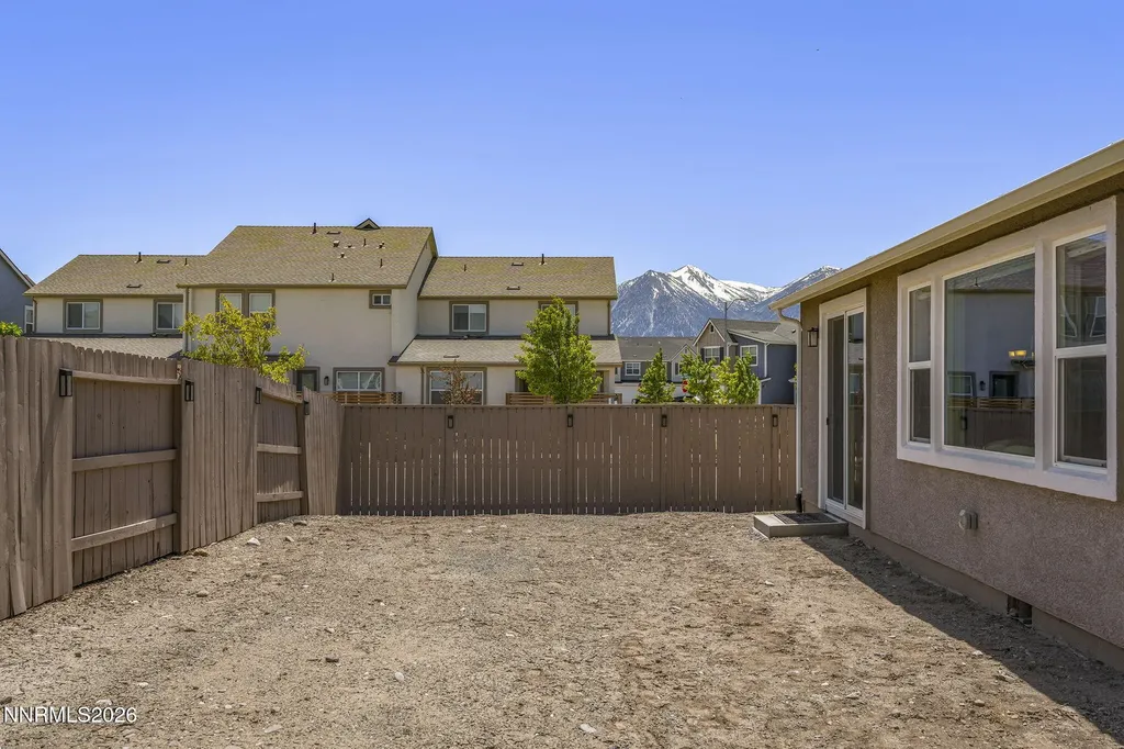 937 Los Alamitos Minden NV 89423