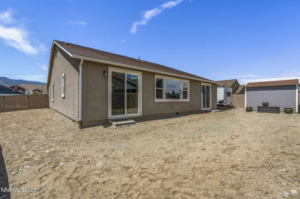937 Los Alamitos Minden NV 89423