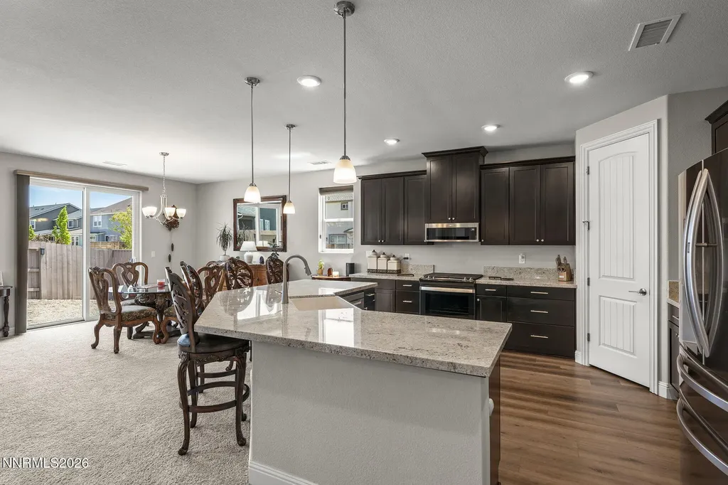 937 Los Alamitos Minden NV 89423