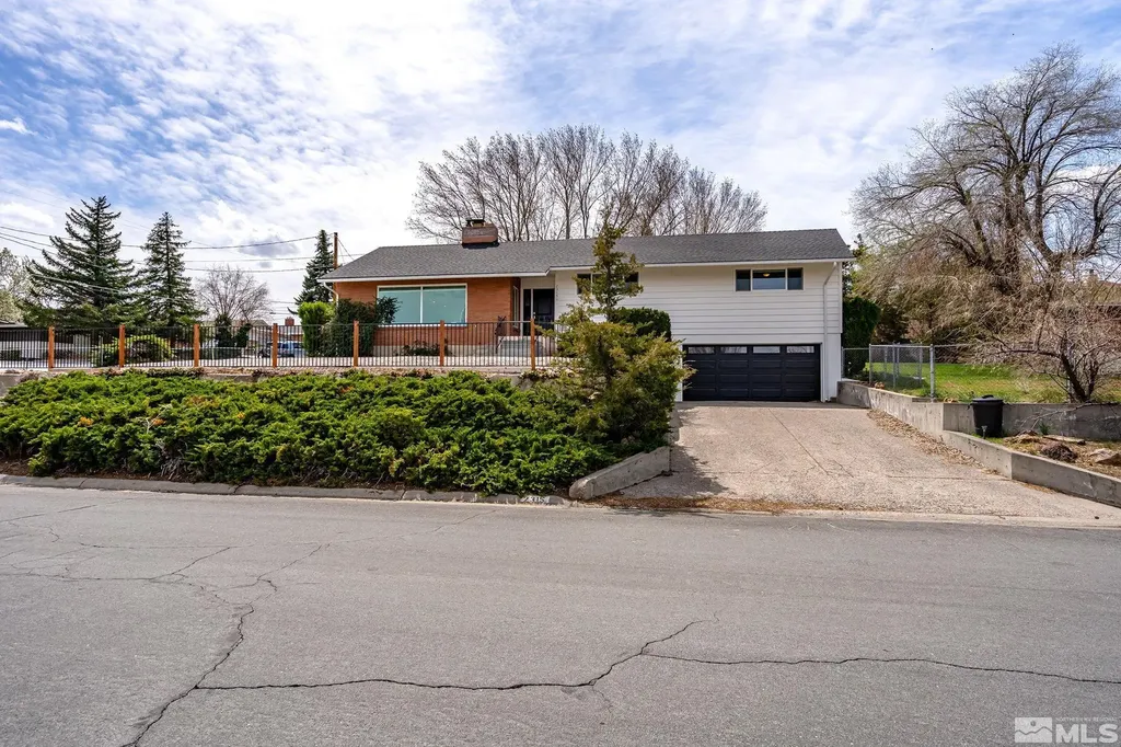 2315 Armstrong Reno NV 89509
