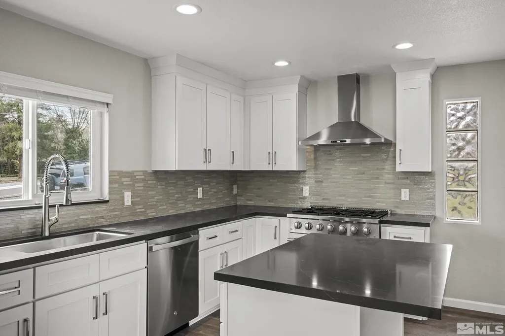2315 Armstrong Reno NV 89509