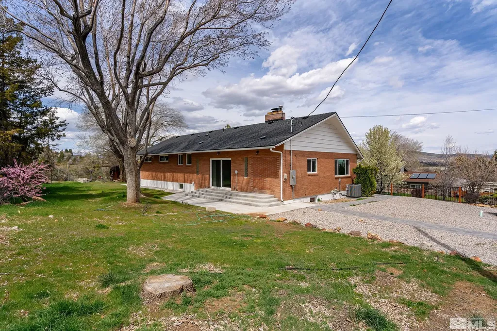 2315 Armstrong Reno NV 89509