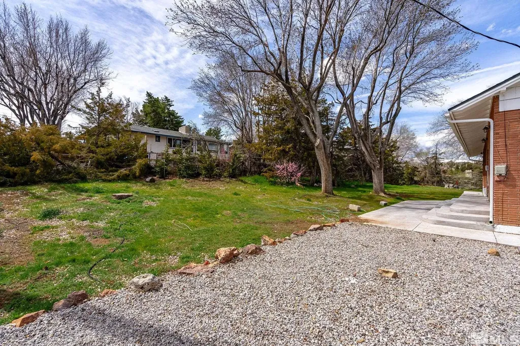 2315 Armstrong Reno NV 89509