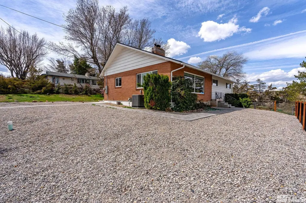 2315 Armstrong Reno NV 89509
