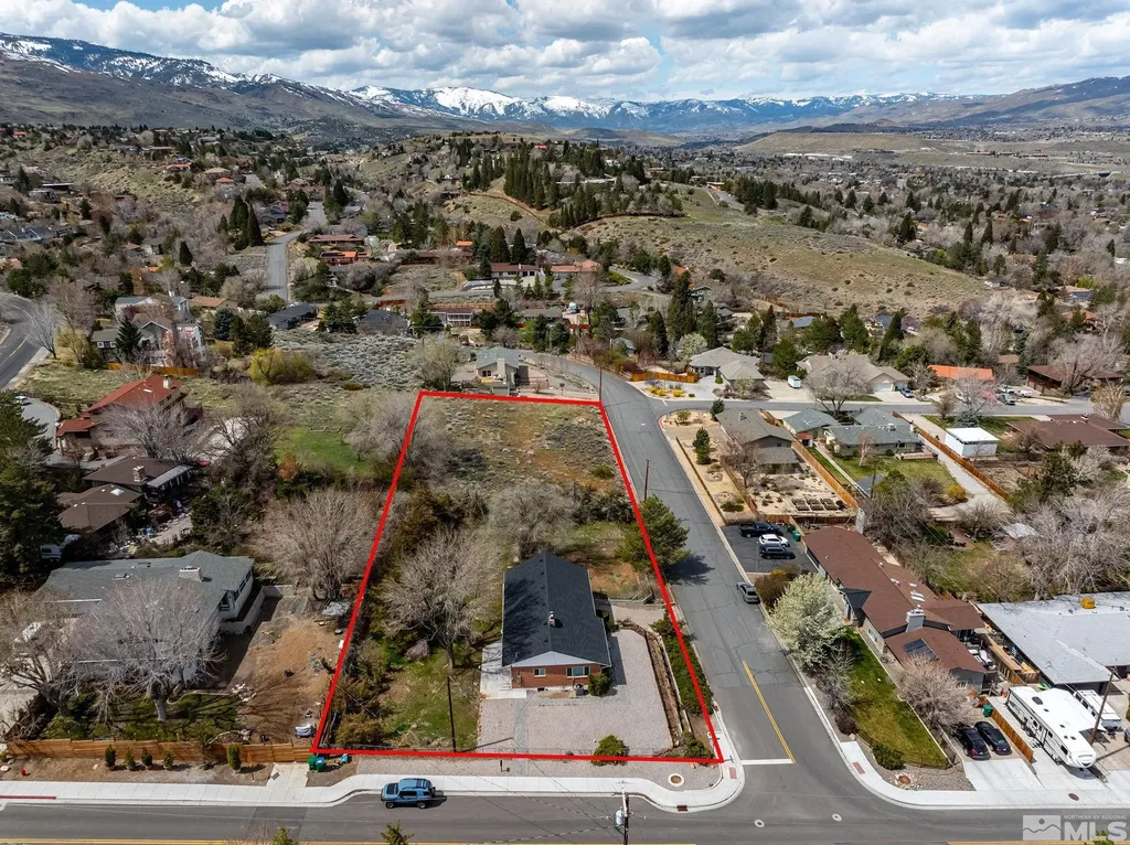 2315 Armstrong Reno NV 89509