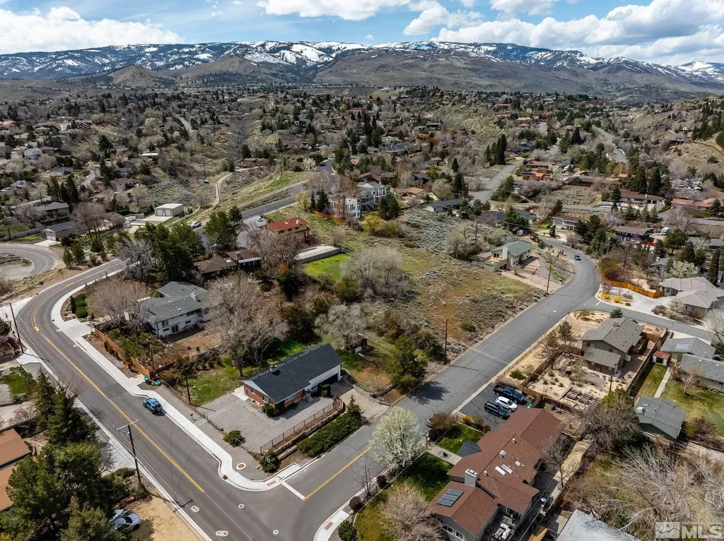 2315 Armstrong Reno NV 89509