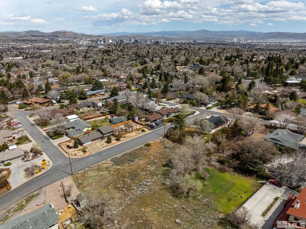 2315 Armstrong Reno NV 89509