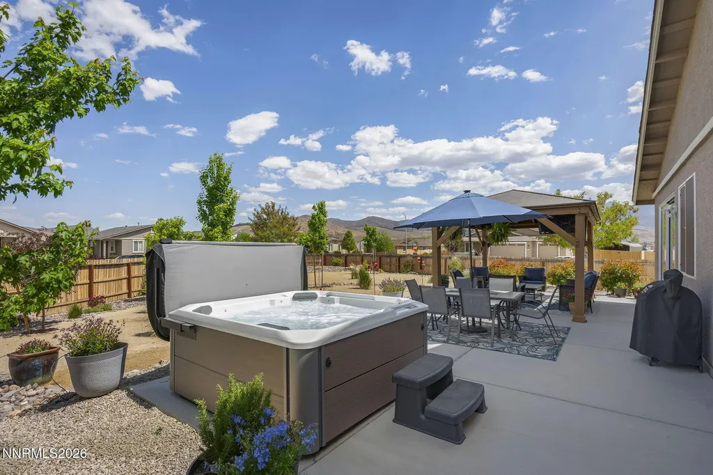 100 Amberwood Dayton NV 89403