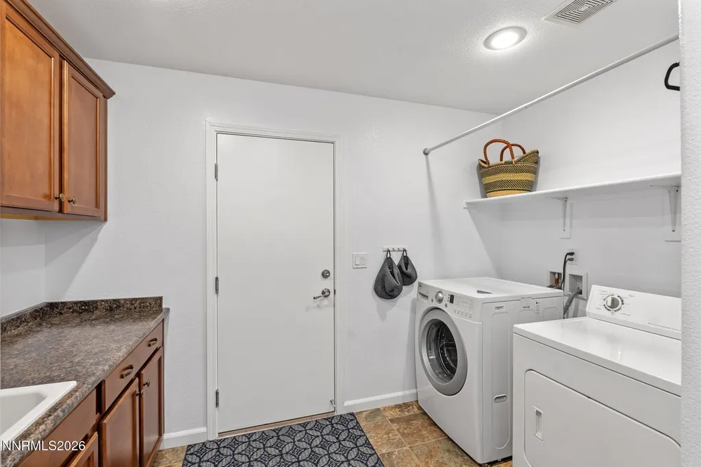 18324 Panda Bear Reno NV 89508