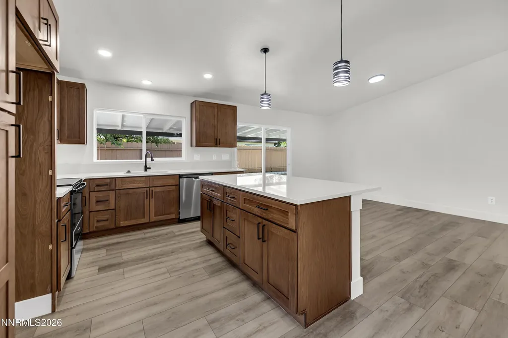 913 Glen Molly Sparks NV 89434