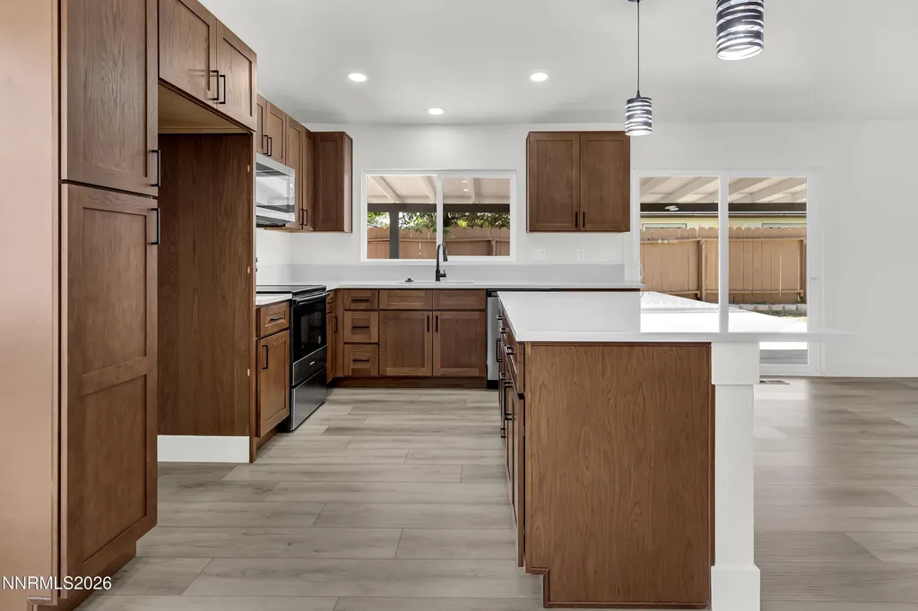 913 Glen Molly Sparks NV 89434