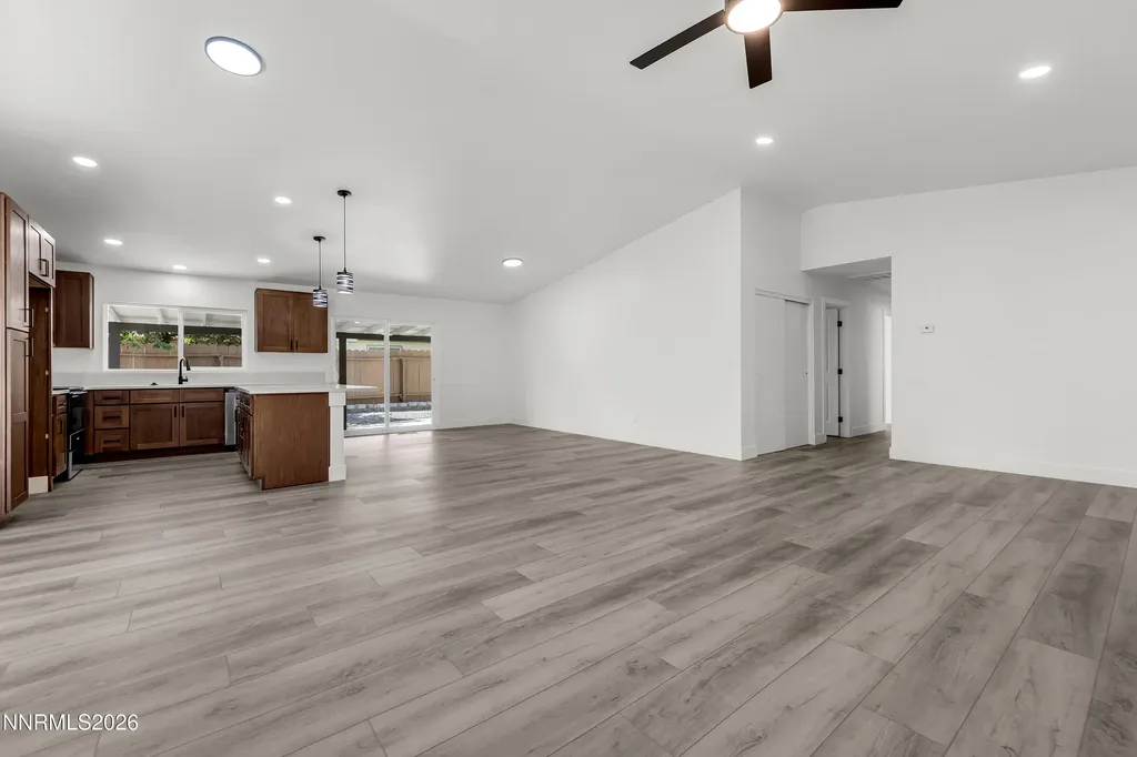 913 Glen Molly Sparks NV 89434