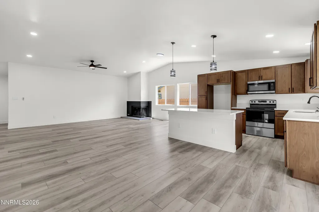 913 Glen Molly Sparks NV 89434