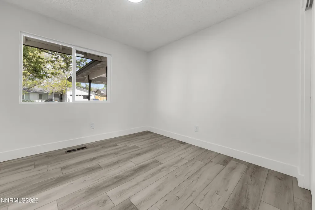 913 Glen Molly Sparks NV 89434