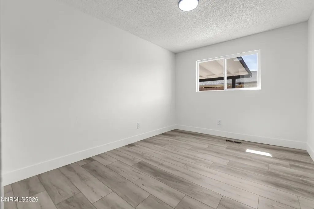 913 Glen Molly Sparks NV 89434