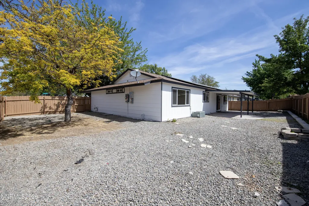 913 Glen Molly Sparks NV 89434