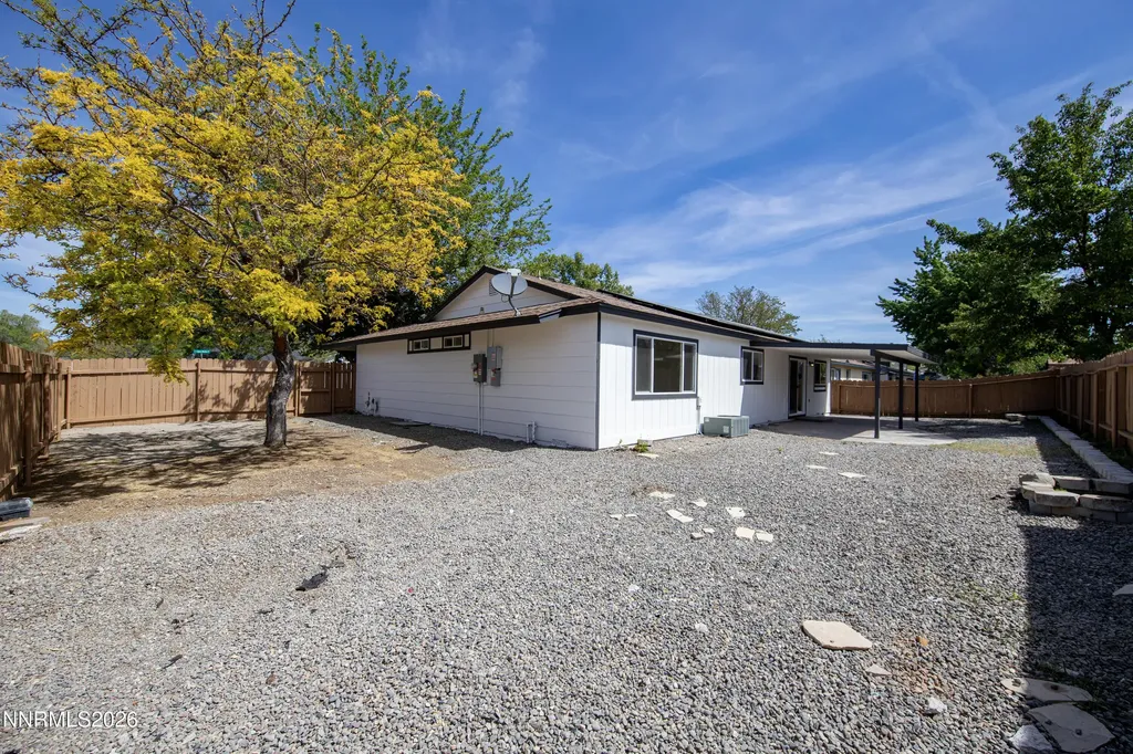 913 Glen Molly Sparks NV 89434