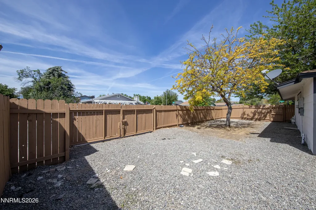 913 Glen Molly Sparks NV 89434