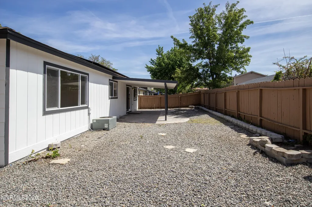 913 Glen Molly Sparks NV 89434