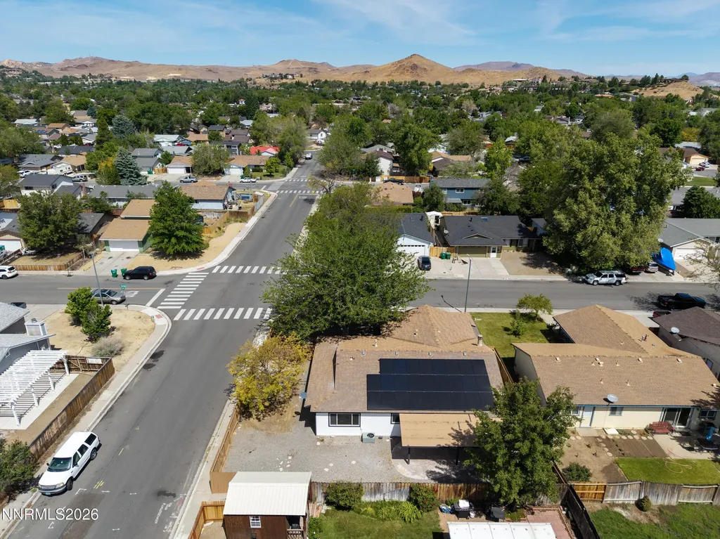 913 Glen Molly Sparks NV 89434