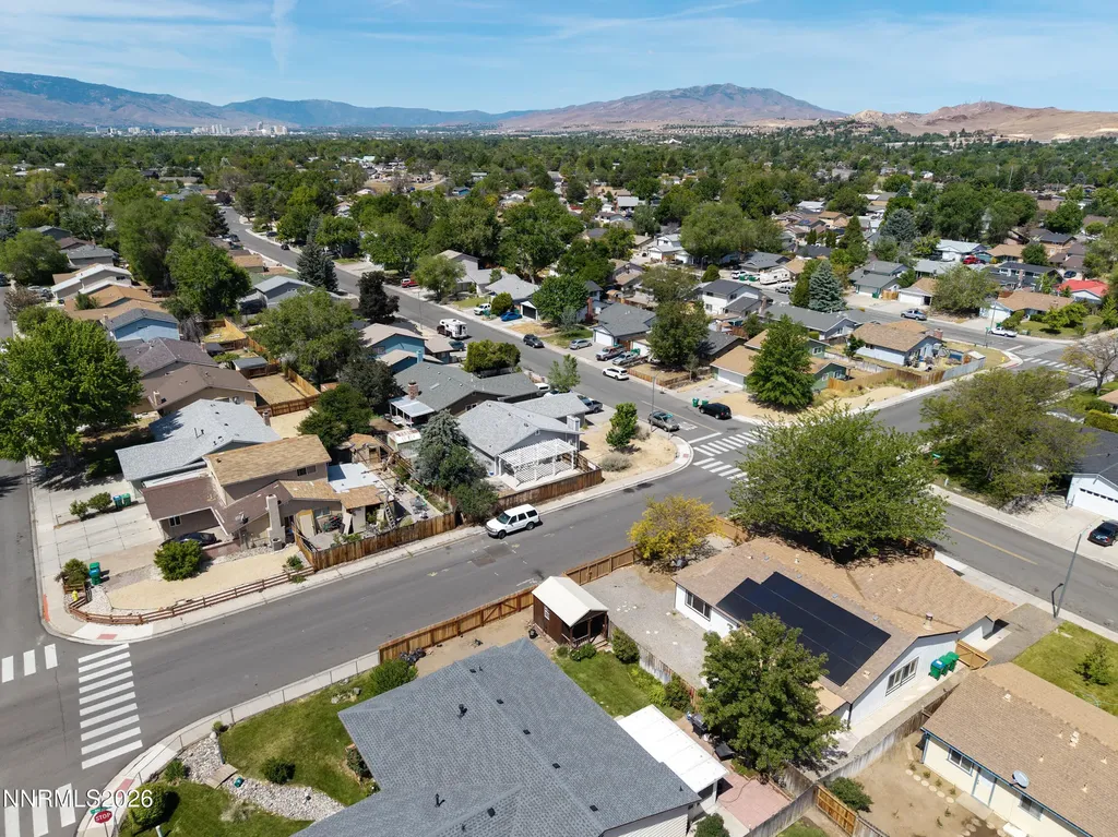 913 Glen Molly Sparks NV 89434