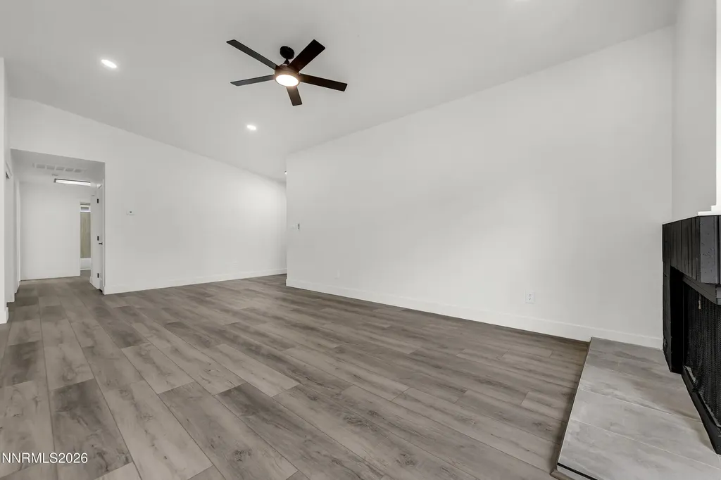 913 Glen Molly Sparks NV 89434