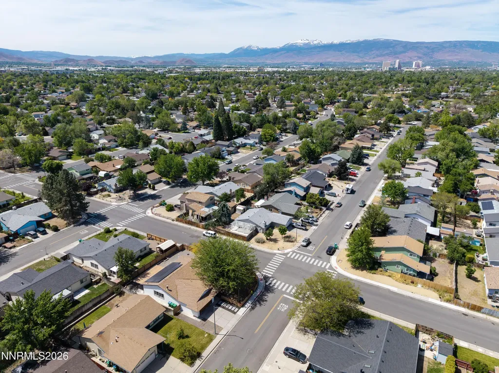 913 Glen Molly Sparks NV 89434