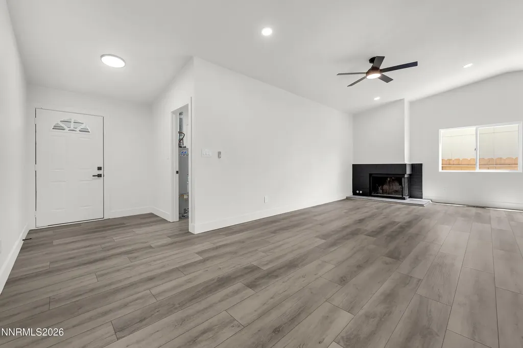 913 Glen Molly Sparks NV 89434