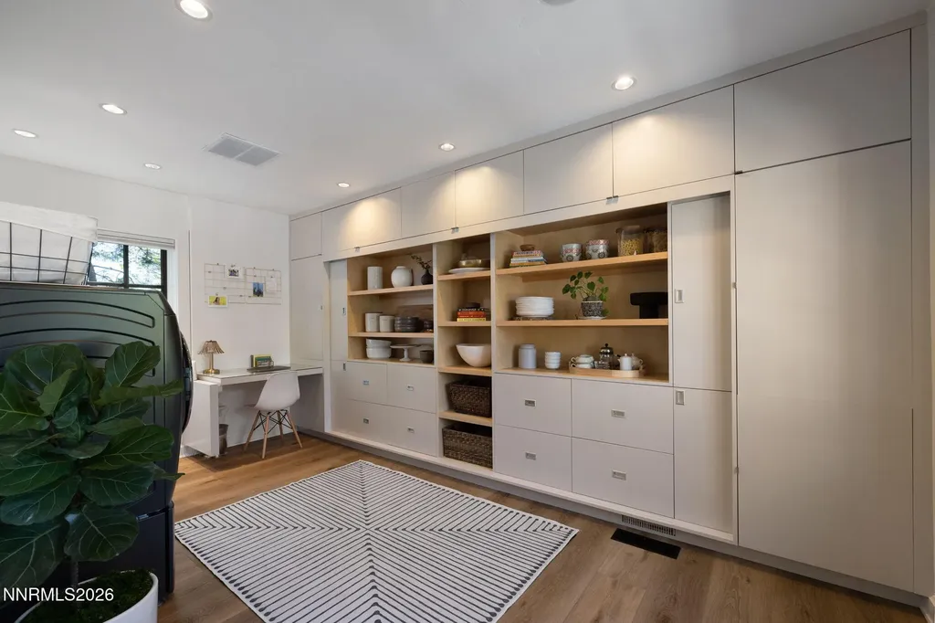 210 Bret Harte Reno NV 89509
