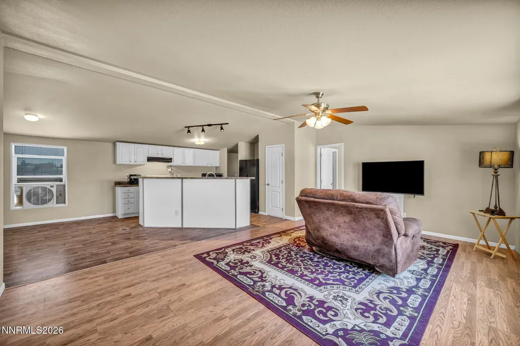 5180 Miwok Silver Springs NV 89429