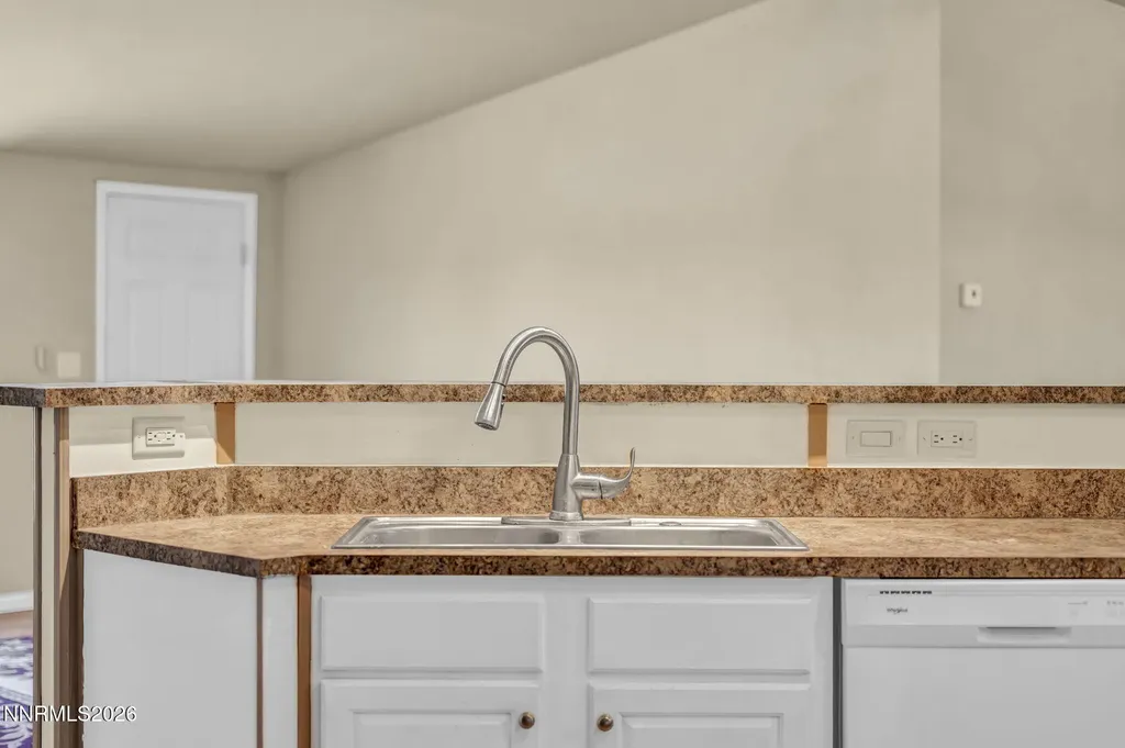 5180 Miwok Silver Springs NV 89429