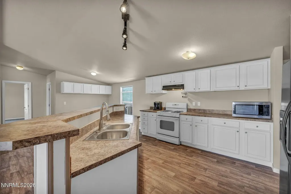 5180 Miwok Silver Springs NV 89429