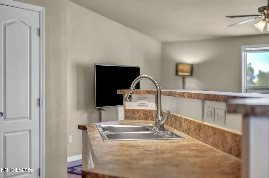 5180 Miwok Silver Springs NV 89429