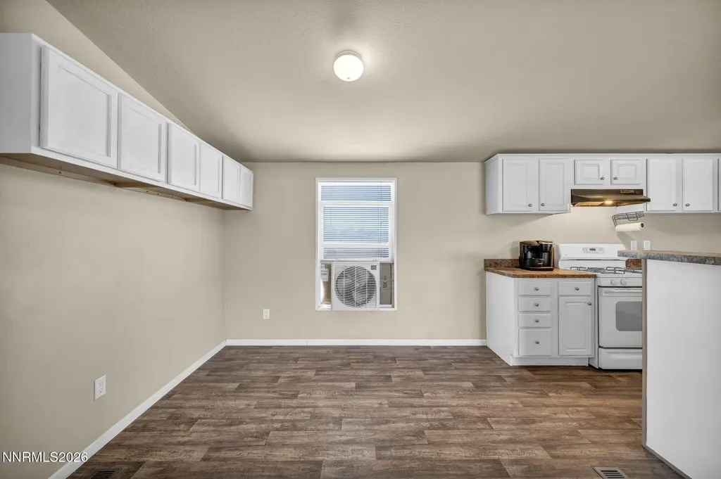 5180 Miwok Silver Springs NV 89429