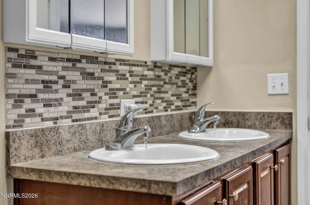5180 Miwok Silver Springs NV 89429
