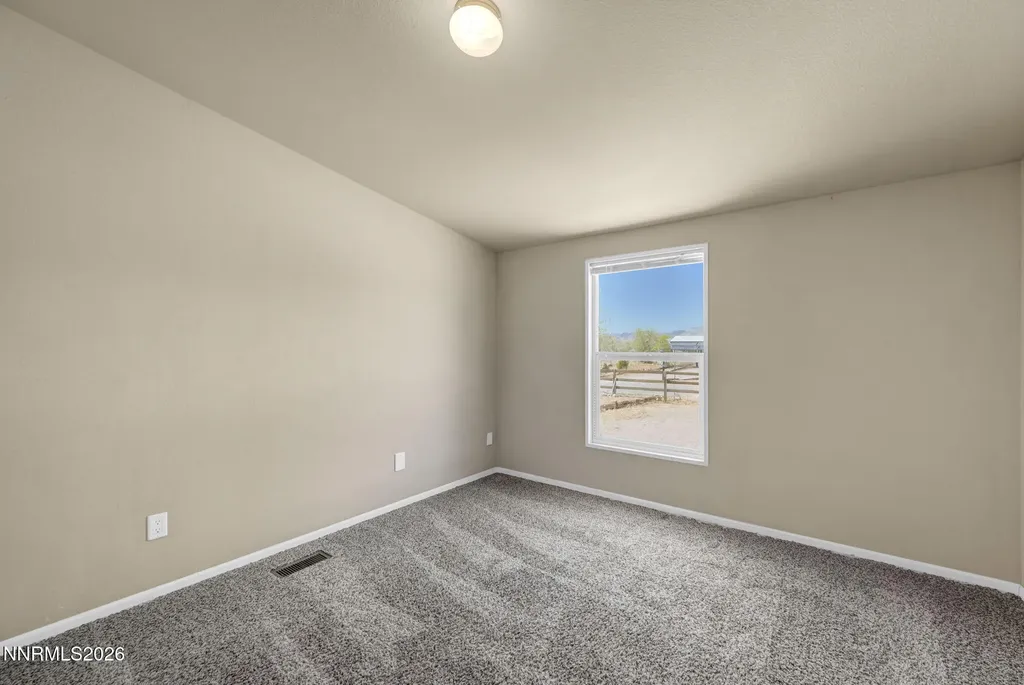 5180 Miwok Silver Springs NV 89429