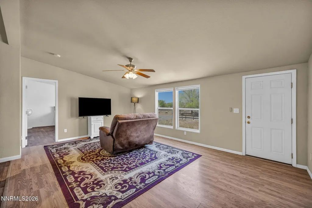 5180 Miwok Silver Springs NV 89429
