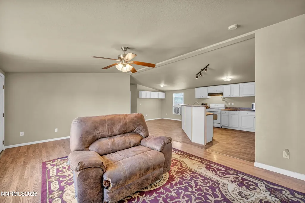 5180 Miwok Silver Springs NV 89429