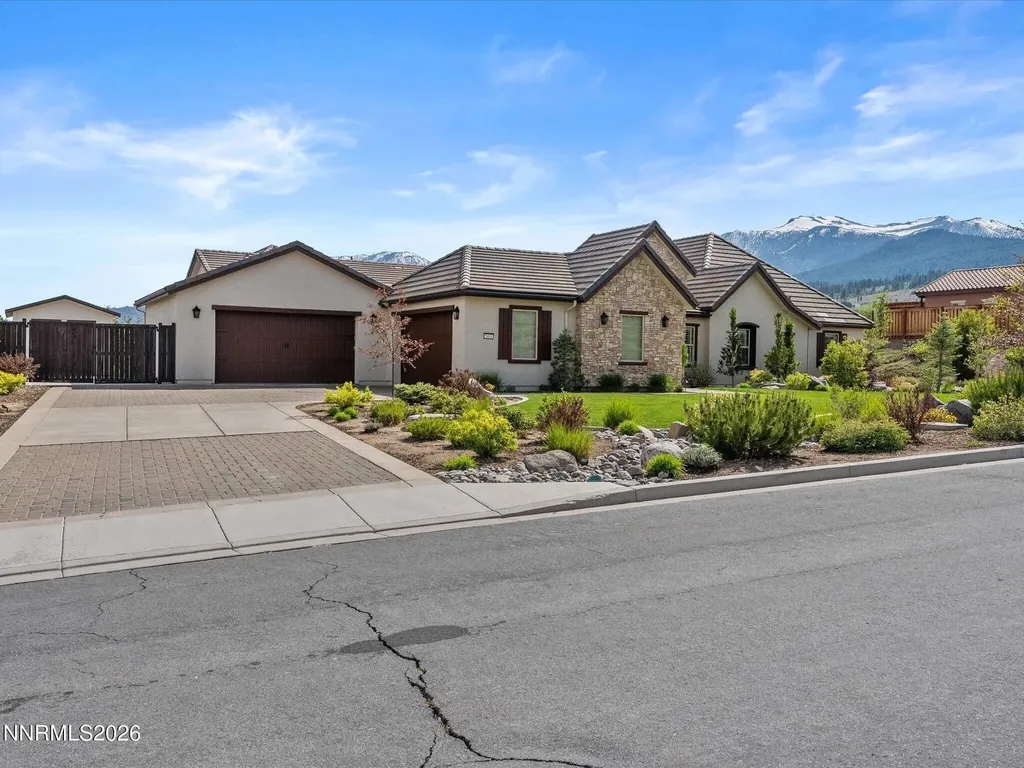 5444 Salmon River Reno NV 89511