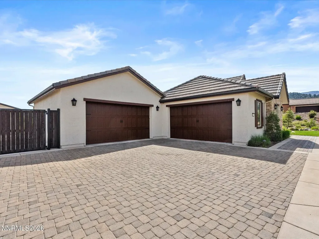 5444 Salmon River Reno NV 89511