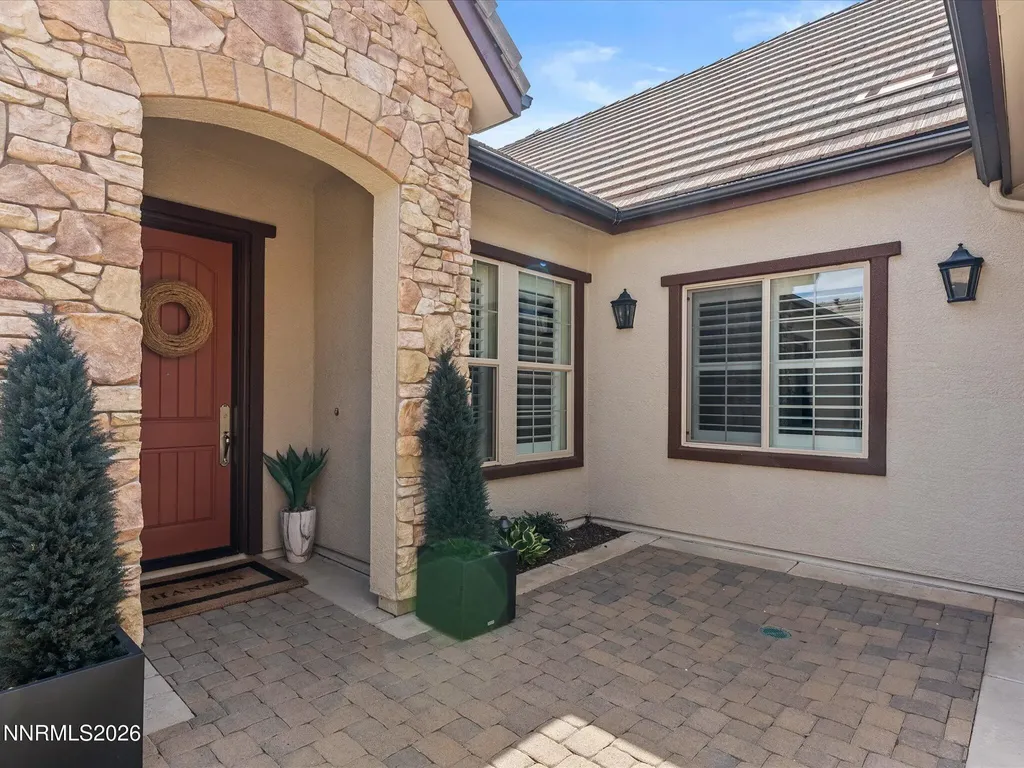 5444 Salmon River Reno NV 89511