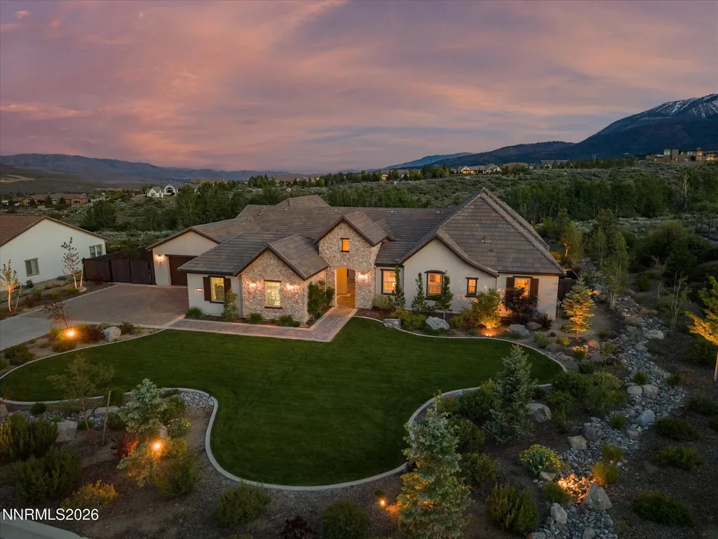5444 Salmon River Reno NV 89511