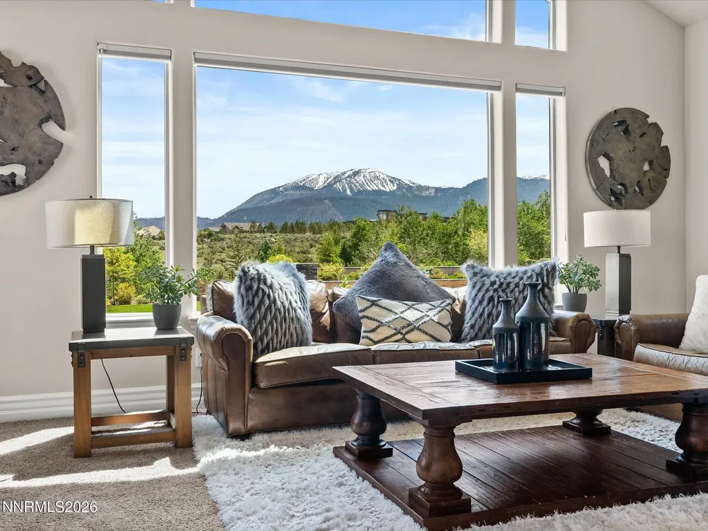 5444 Salmon River Reno NV 89511