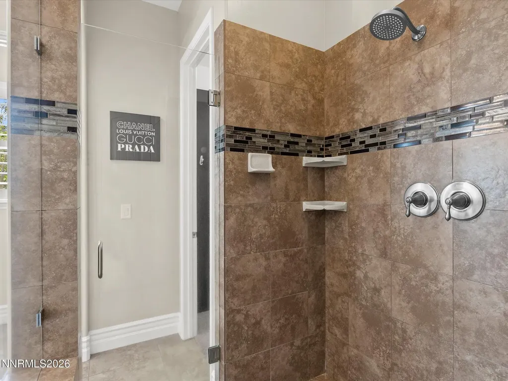 5444 Salmon River Reno NV 89511