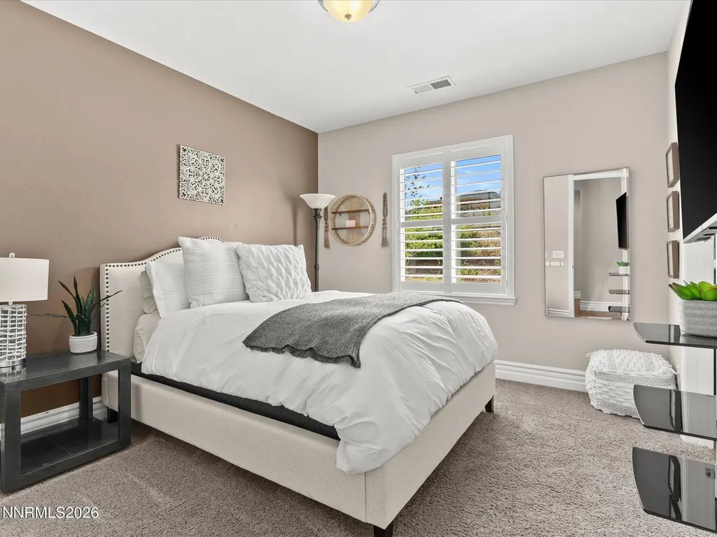5444 Salmon River Reno NV 89511