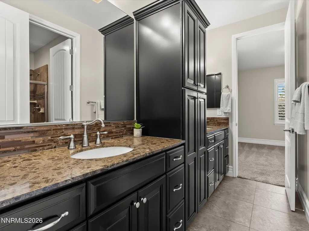 5444 Salmon River Reno NV 89511