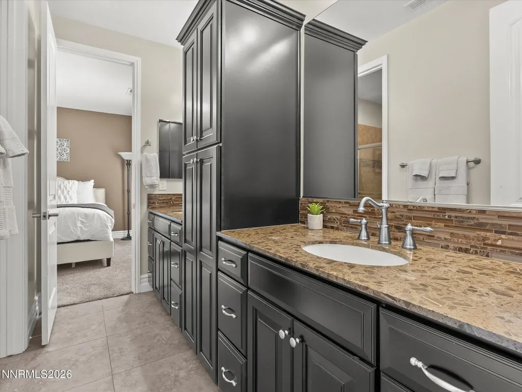 5444 Salmon River Reno NV 89511